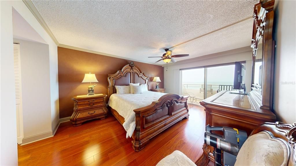 For Rent: $12,000 (2 beds, 2 baths, 1364 Square Feet)