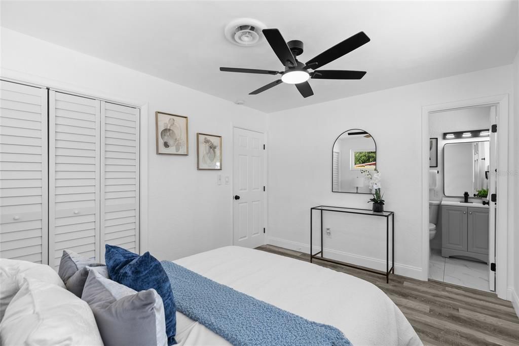 For Sale: $370,000 (4 beds, 2 baths, 1558 Square Feet)