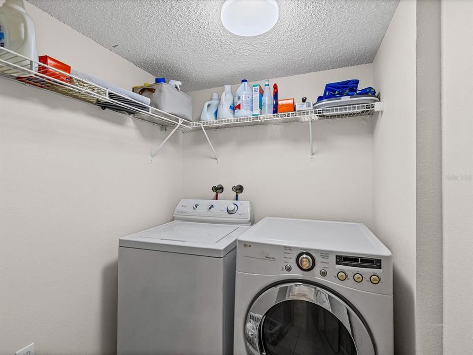 На продажу: $165,000 (2 спален, 2 ванн, 1332 Квадратных фут)