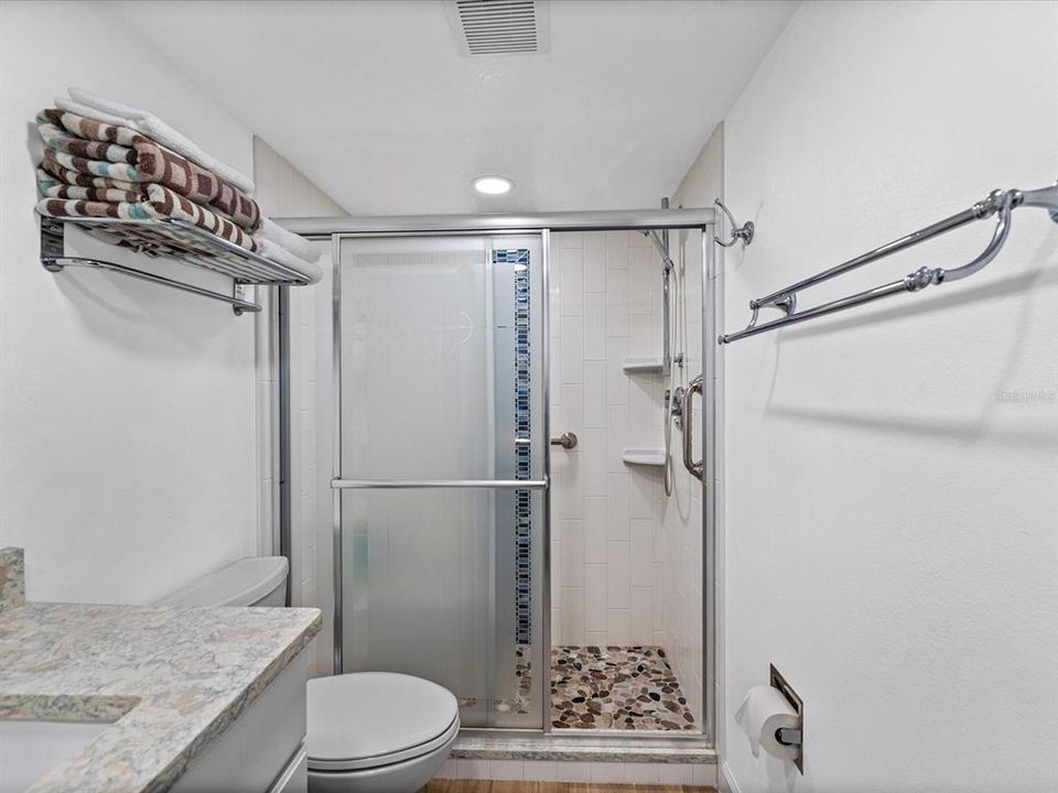 На продажу: $165,000 (2 спален, 2 ванн, 1332 Квадратных фут)