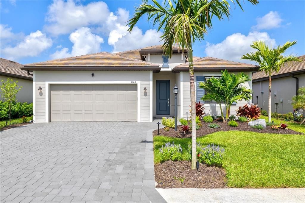 For Sale: $655,000 (3 beds, 3 baths, 2210 Square Feet)