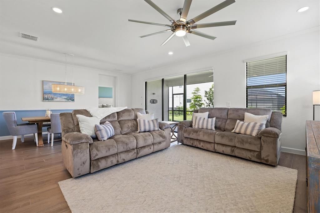 For Sale: $655,000 (3 beds, 3 baths, 2210 Square Feet)