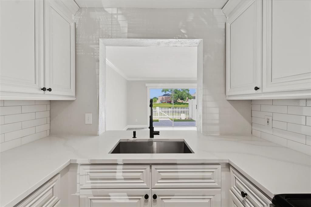 For Sale: $209,000 (2 beds, 1 baths, 1190 Square Feet)