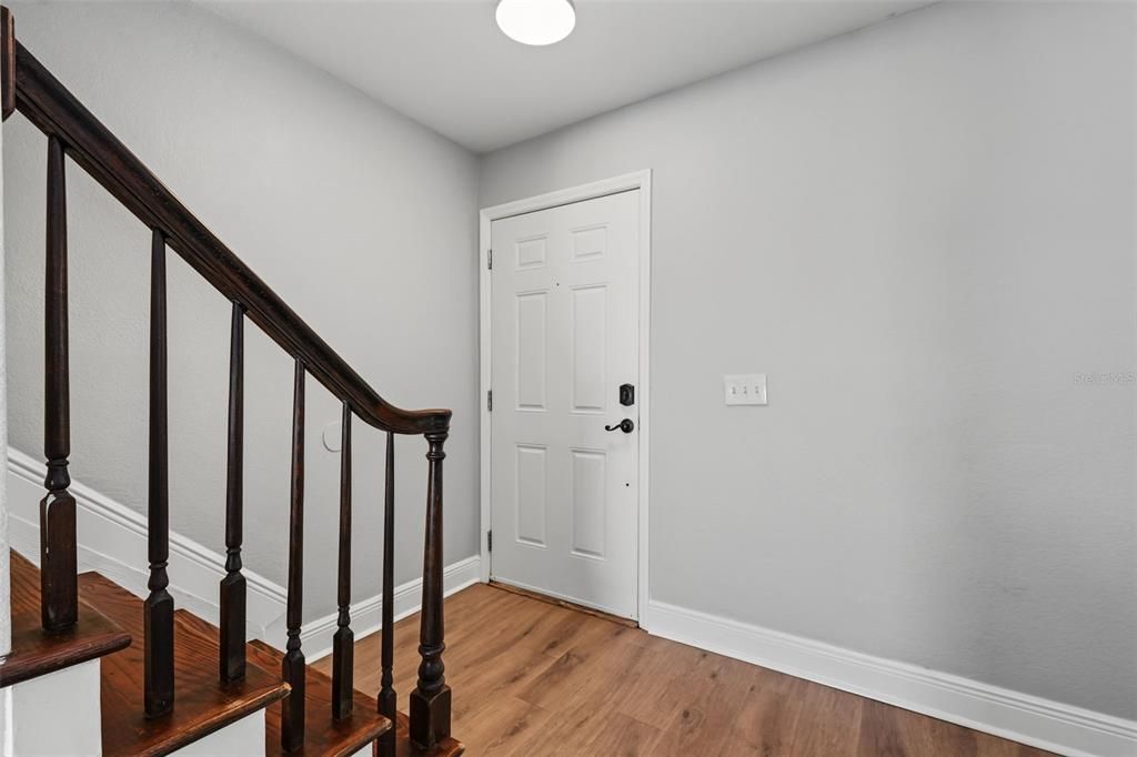 For Sale: $209,000 (2 beds, 1 baths, 1190 Square Feet)