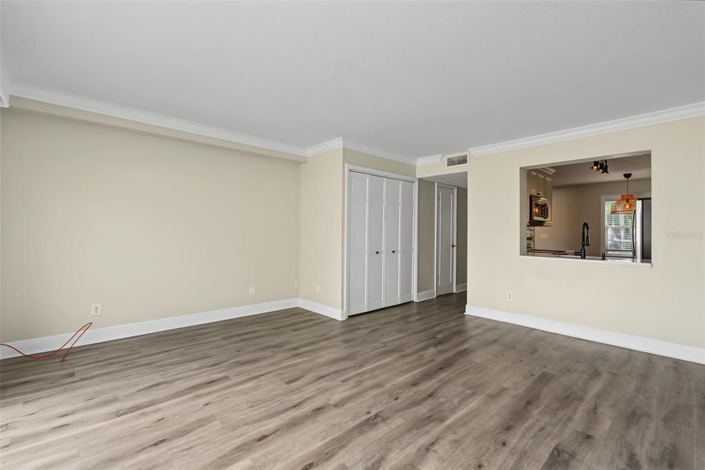 For Sale: $209,000 (2 beds, 1 baths, 1190 Square Feet)