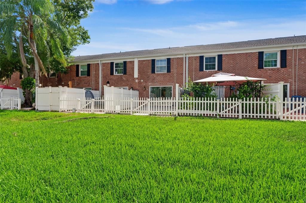 For Sale: $209,000 (2 beds, 1 baths, 1190 Square Feet)