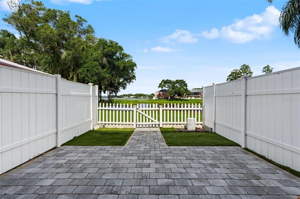 For Sale: $209,000 (2 beds, 1 baths, 1190 Square Feet)