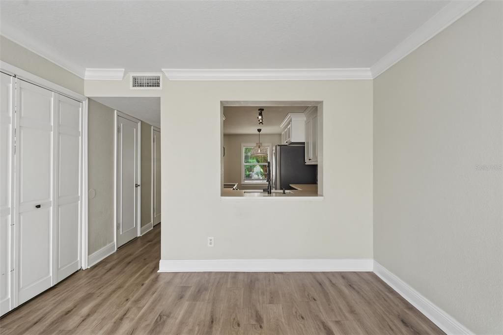 For Sale: $209,000 (2 beds, 1 baths, 1190 Square Feet)