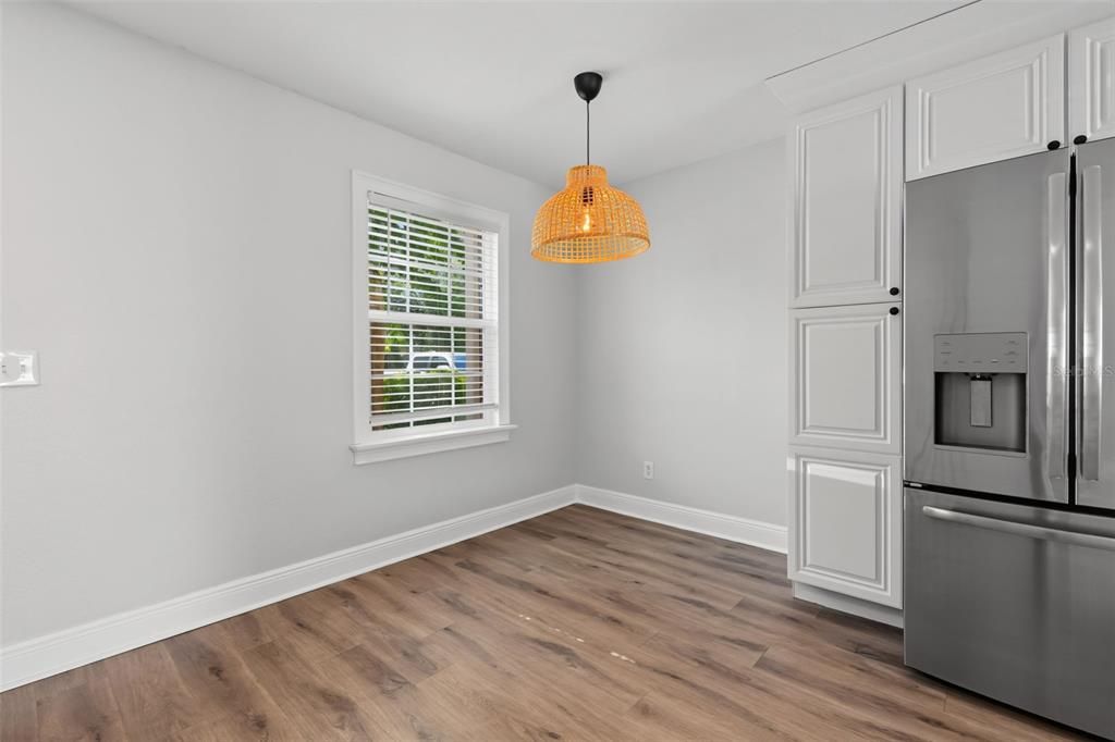 For Sale: $209,000 (2 beds, 1 baths, 1190 Square Feet)