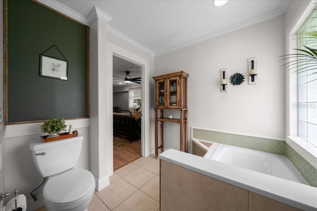 For Sale: $424,999 (3 beds, 2 baths, 1883 Square Feet)