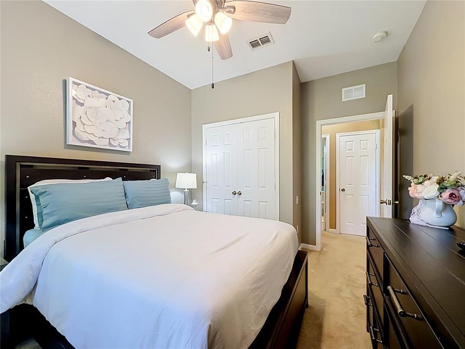 For Sale: $338,500 (3 beds, 2 baths, 1410 Square Feet)