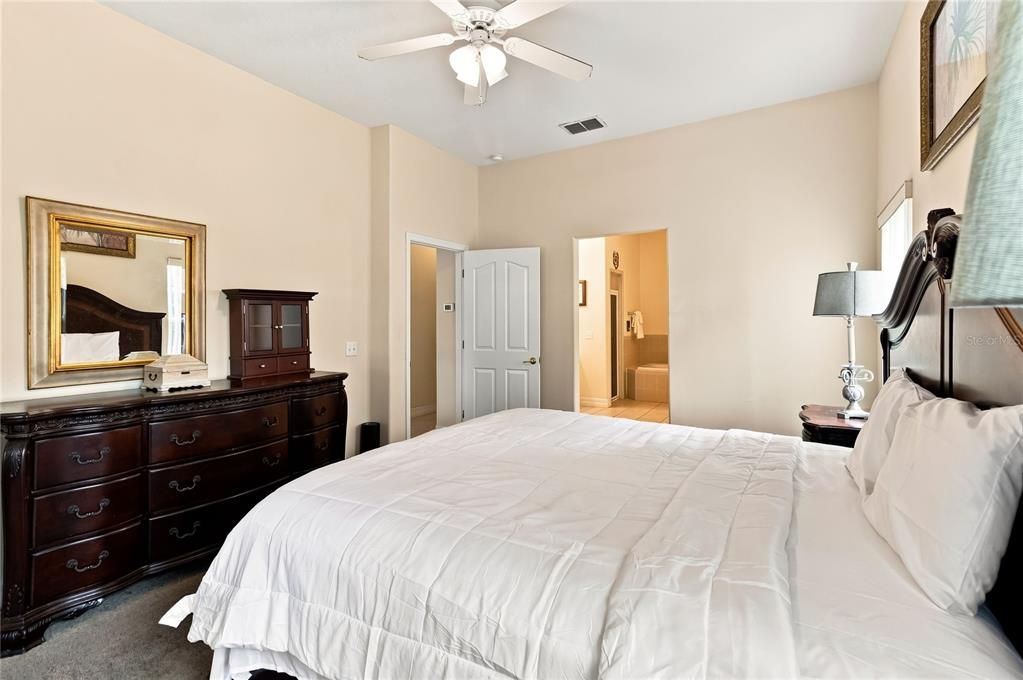 For Sale: $485,000 (5 beds, 7 baths, 3032 Square Feet)
