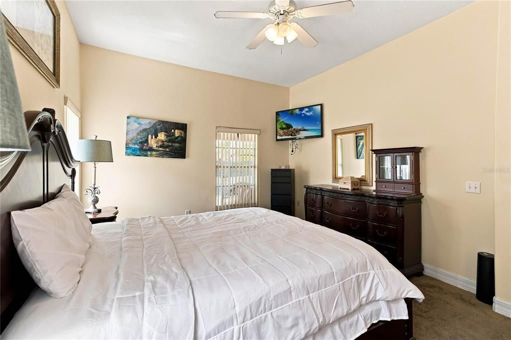 For Sale: $485,000 (5 beds, 7 baths, 3032 Square Feet)