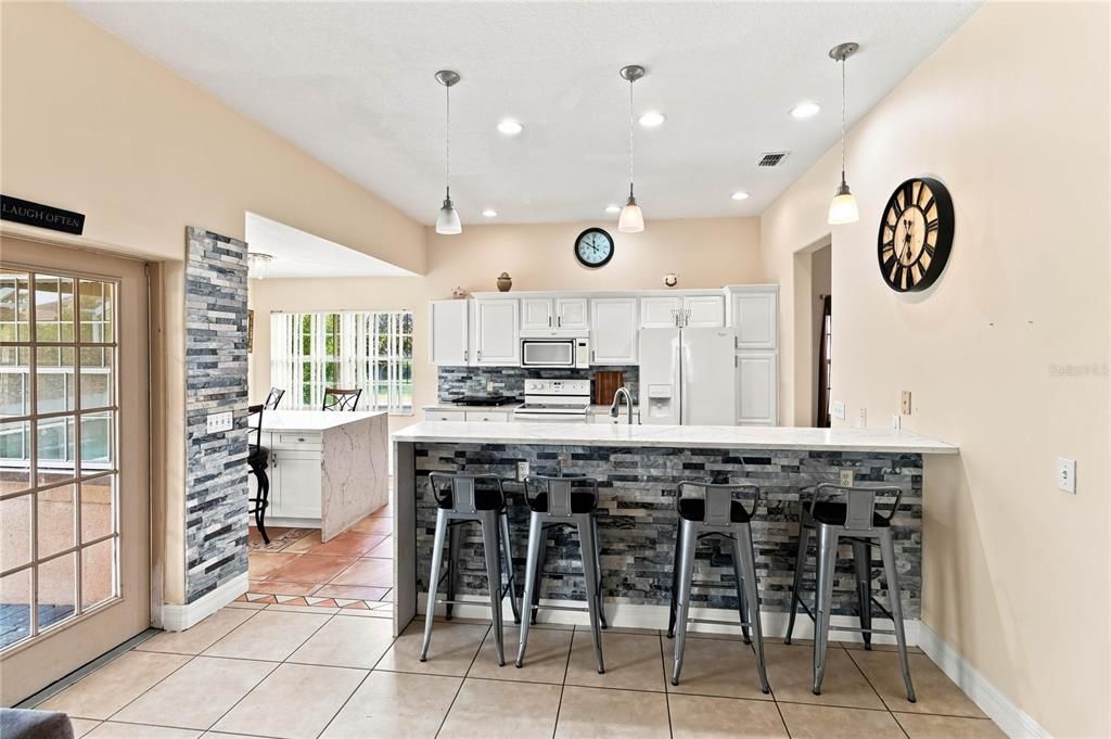 For Sale: $485,000 (5 beds, 7 baths, 3032 Square Feet)