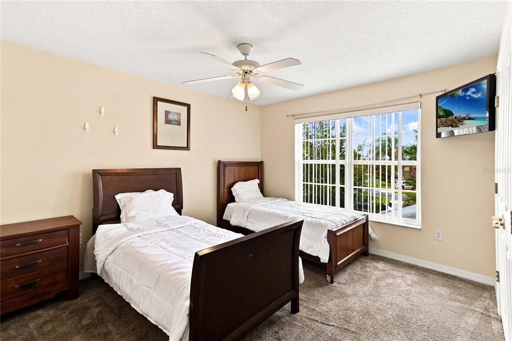 For Sale: $485,000 (5 beds, 7 baths, 3032 Square Feet)