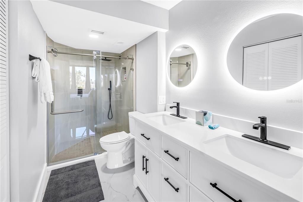 En Venta: $499,900 (2 camas, 2 baños, 1050 Pies cuadrados)