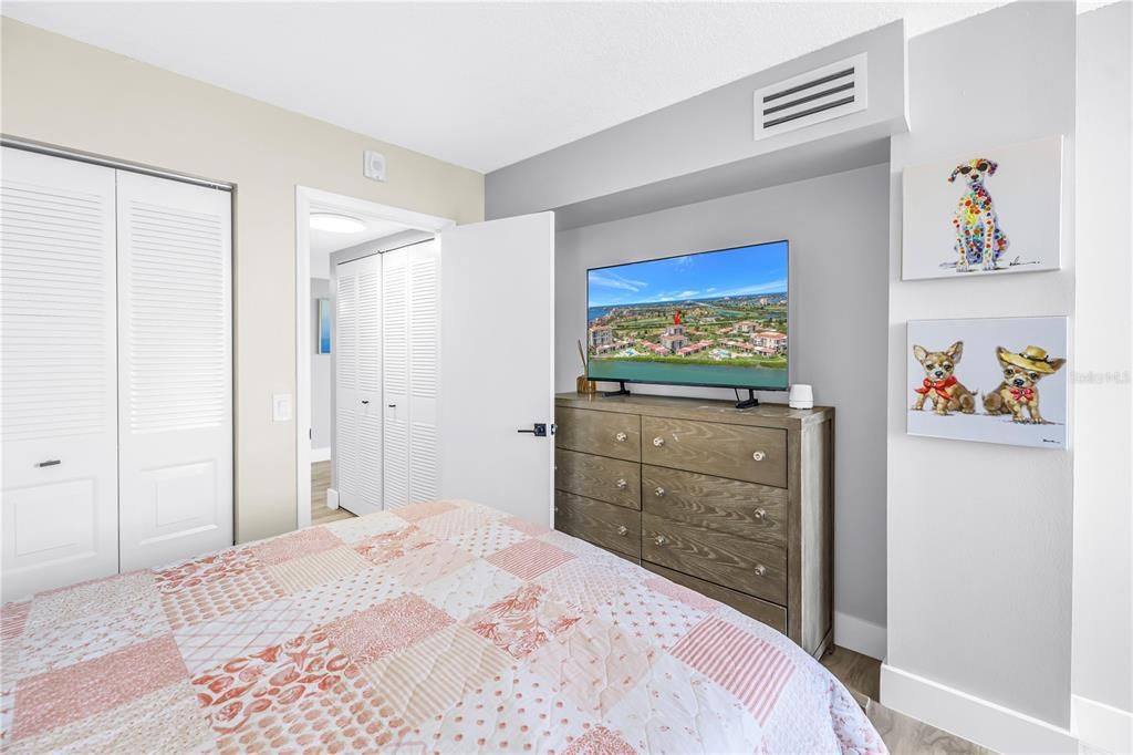 En Venta: $499,900 (2 camas, 2 baños, 1050 Pies cuadrados)