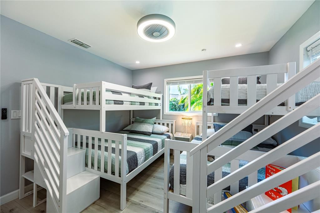 For Sale: $750,000 (3 beds, 2 baths, 1803 Square Feet)