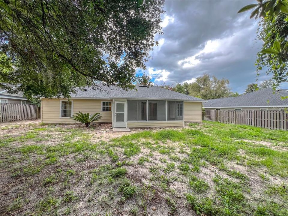 For Rent: $2,300 (3 beds, 2 baths, 1353 Square Feet)