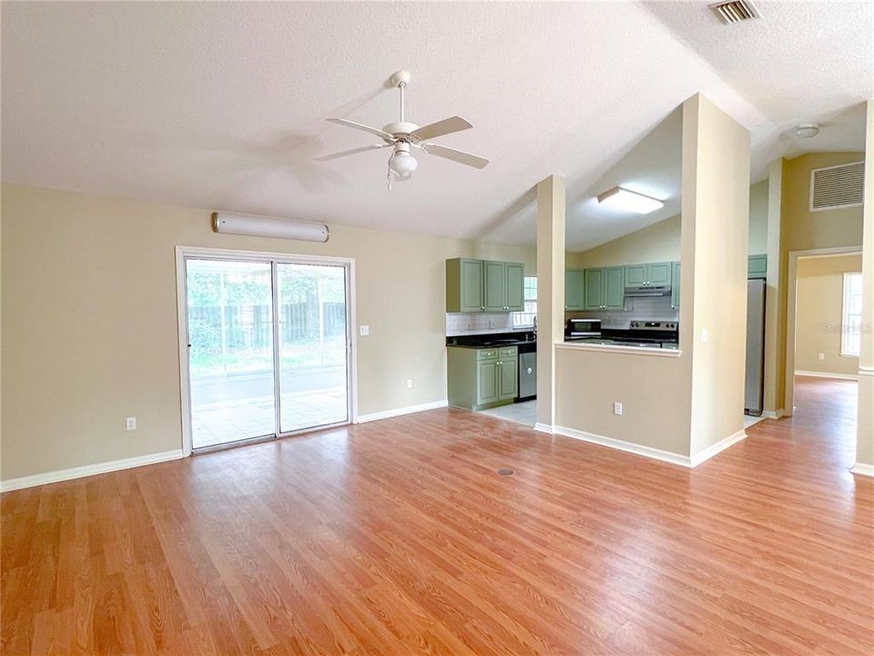 For Rent: $2,300 (3 beds, 2 baths, 1353 Square Feet)
