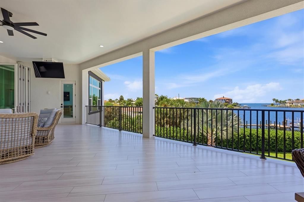 For Sale: $7,595,000 (3 beds, 3 baths, 5636 Square Feet)