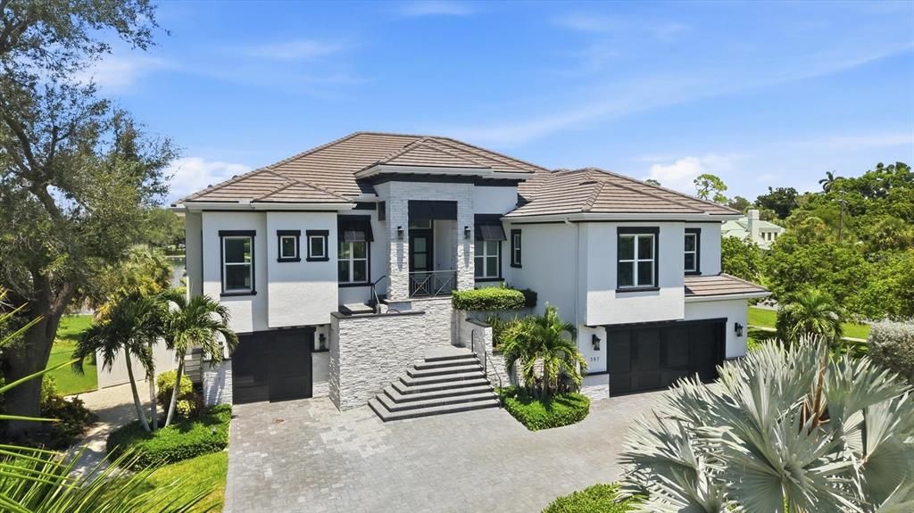 For Sale: $7,595,000 (3 beds, 3 baths, 5636 Square Feet)