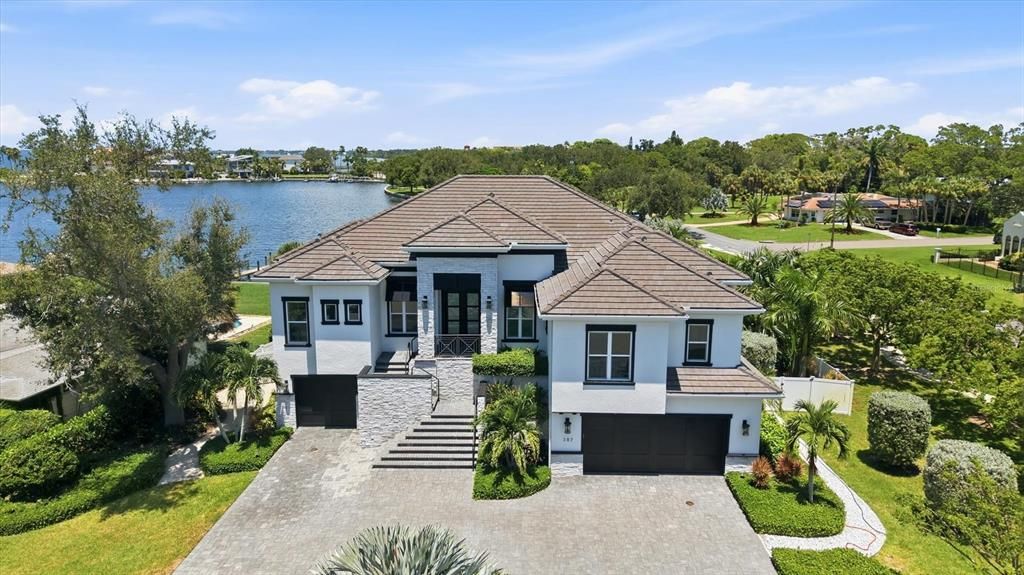 For Sale: $7,595,000 (3 beds, 3 baths, 5636 Square Feet)