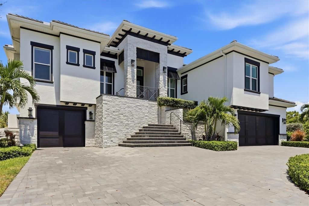 For Sale: $7,595,000 (3 beds, 3 baths, 5636 Square Feet)