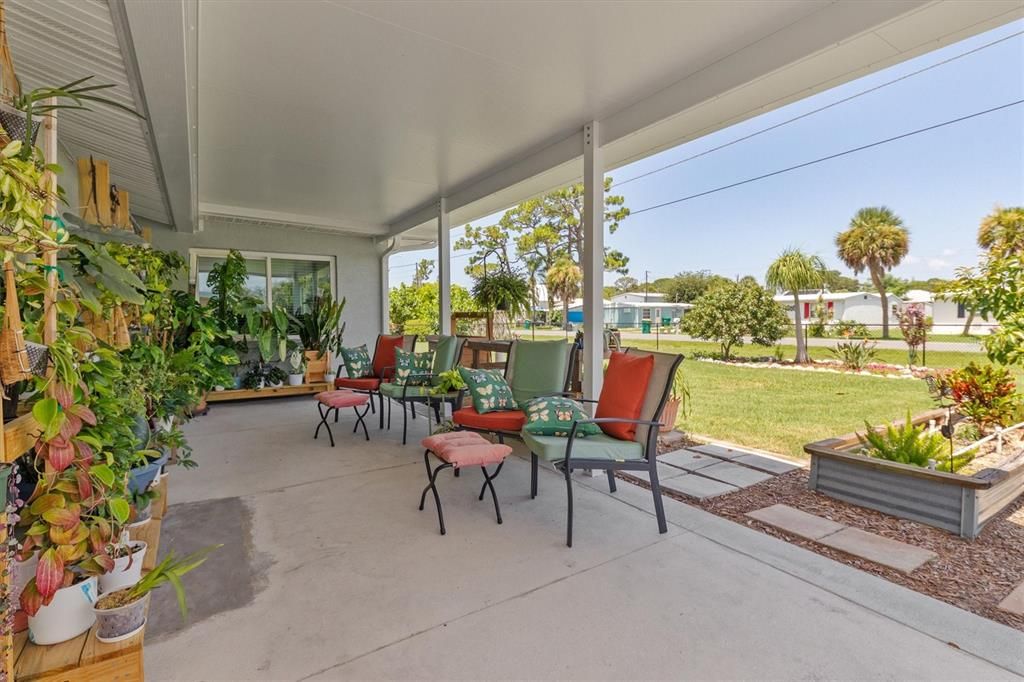 For Sale: $297,000 (2 beds, 2 baths, 1719 Square Feet)