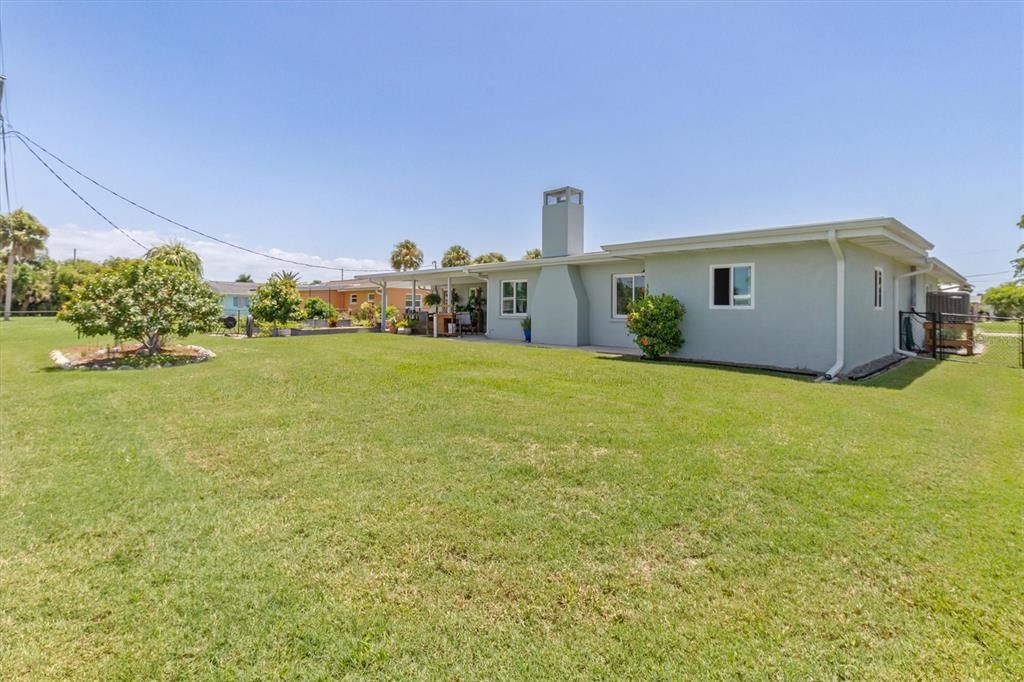 For Sale: $297,000 (2 beds, 2 baths, 1719 Square Feet)