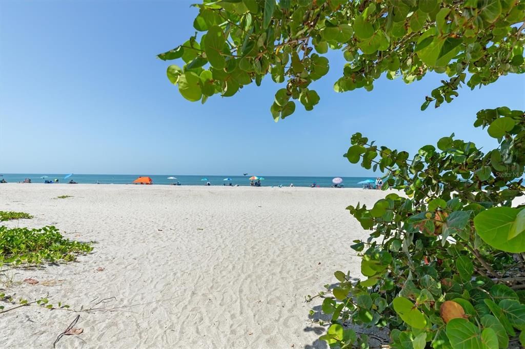 For Sale: $297,000 (2 beds, 2 baths, 1719 Square Feet)
