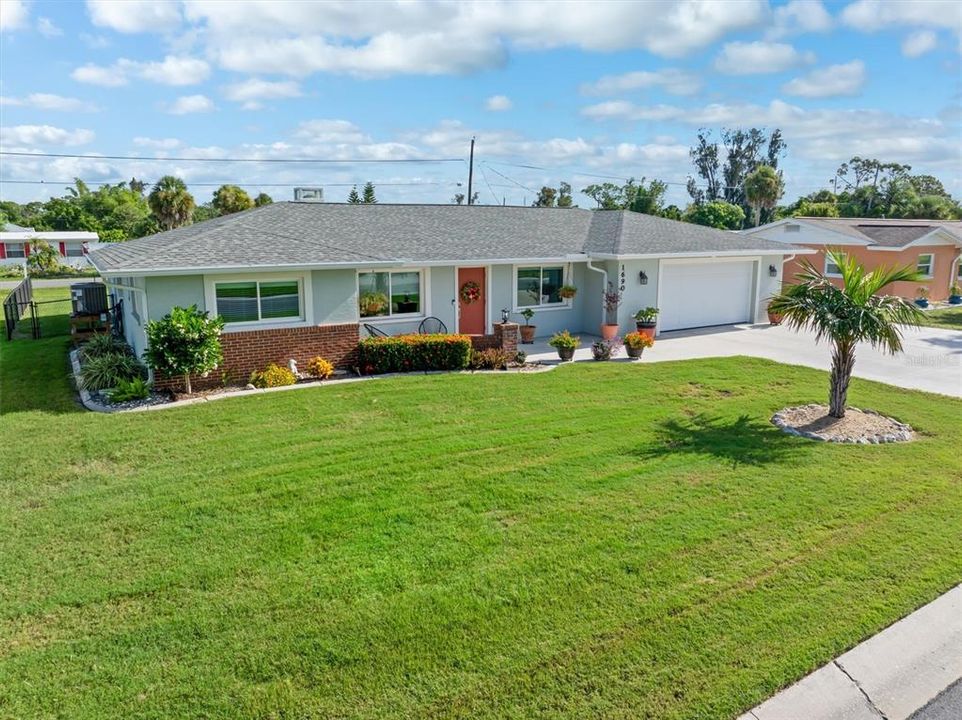 For Sale: $297,000 (2 beds, 2 baths, 1719 Square Feet)