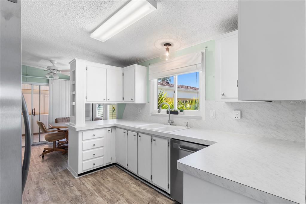 For Sale: $232,000 (2 beds, 2 baths, 1526 Square Feet)