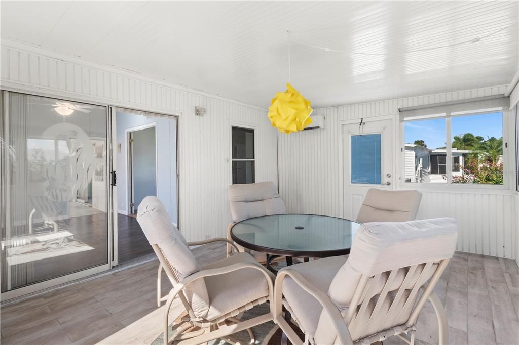 For Sale: $232,000 (2 beds, 2 baths, 1526 Square Feet)