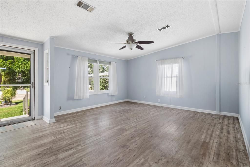 For Sale: $232,000 (2 beds, 2 baths, 1526 Square Feet)