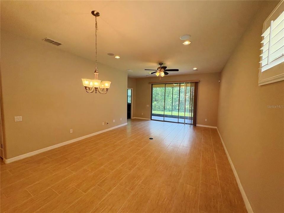 En Venta: $283,900 (3 camas, 2 baños, 1318 Pies cuadrados)
