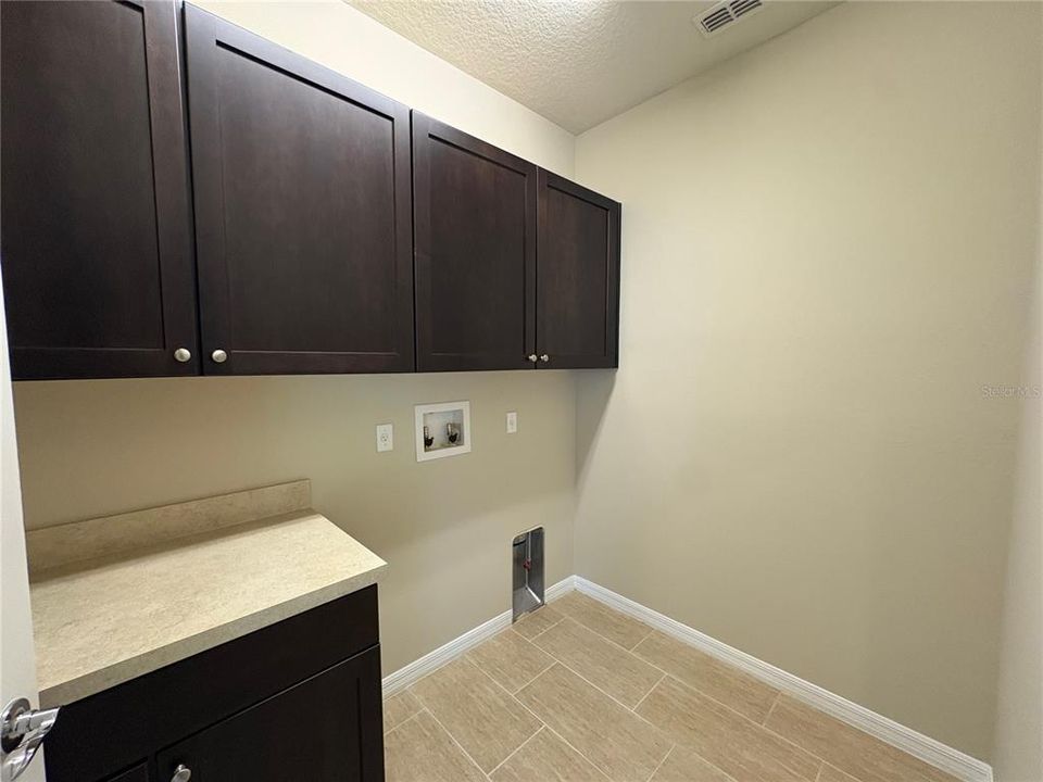 En Venta: $283,900 (3 camas, 2 baños, 1318 Pies cuadrados)