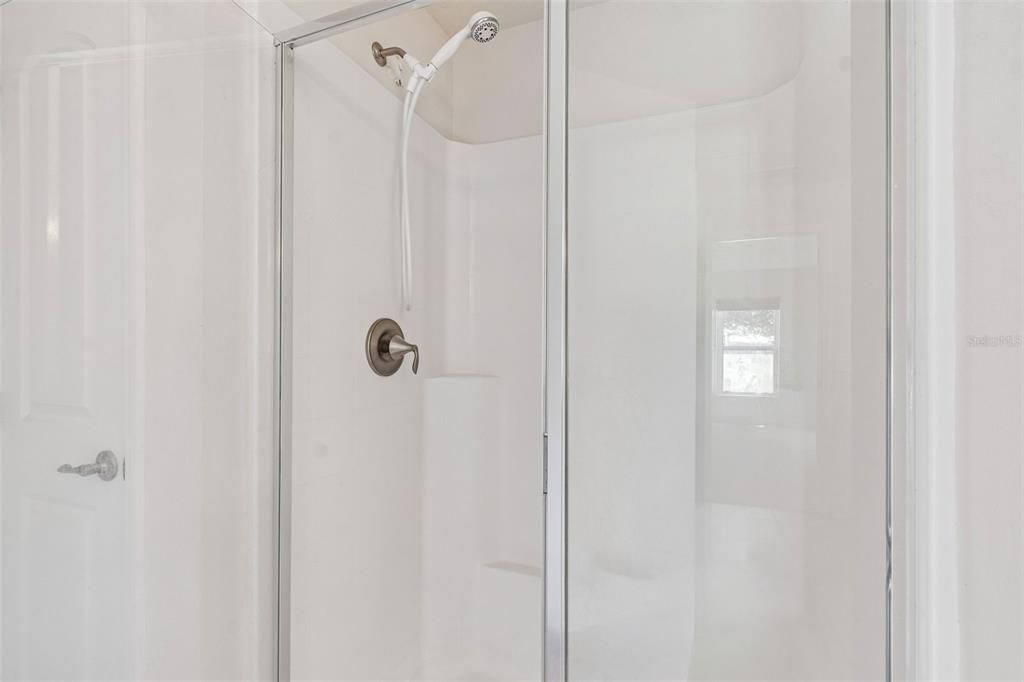 En Venta: $299,000 (3 camas, 2 baños, 1978 Pies cuadrados)
