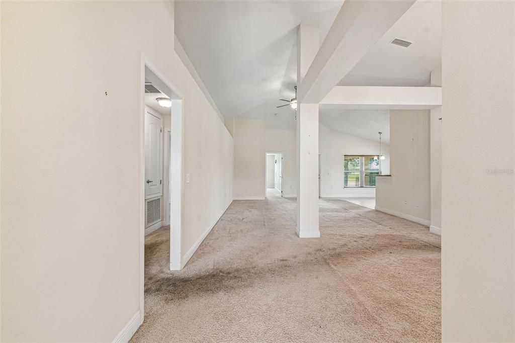 En Venta: $299,000 (3 camas, 2 baños, 1978 Pies cuadrados)
