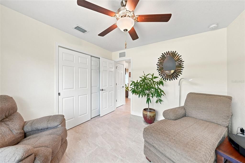 For Sale: $330,000 (3 beds, 2 baths, 1427 Square Feet)