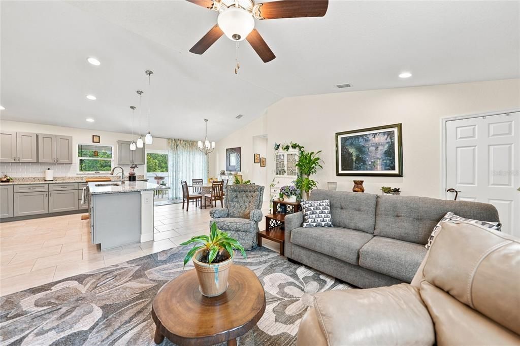 For Sale: $330,000 (3 beds, 2 baths, 1427 Square Feet)