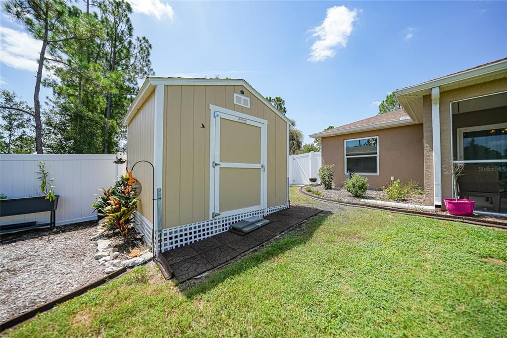 For Sale: $330,000 (3 beds, 2 baths, 1427 Square Feet)