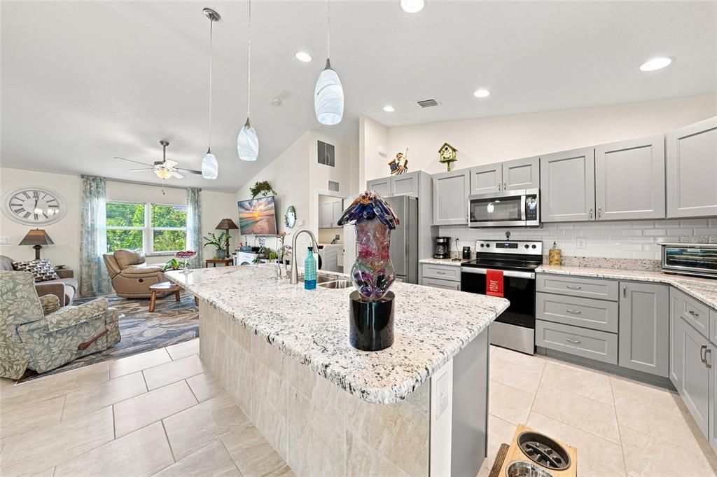 For Sale: $330,000 (3 beds, 2 baths, 1427 Square Feet)