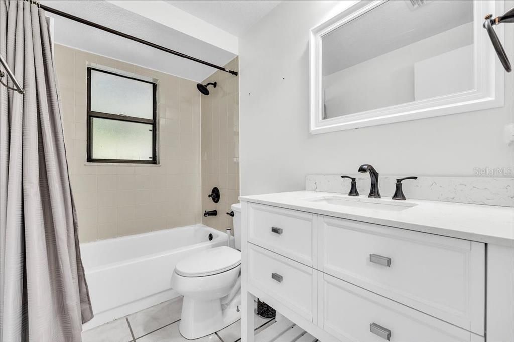 For Sale: $250,000 (4 beds, 3 baths, 1644 Square Feet)