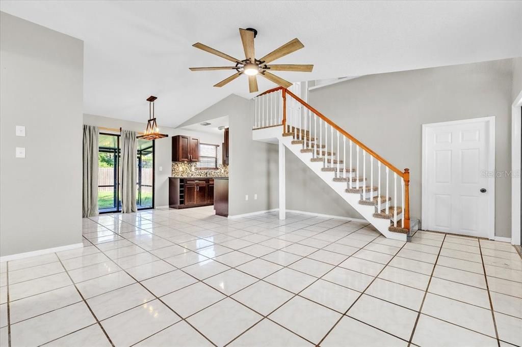 For Sale: $250,000 (4 beds, 3 baths, 1644 Square Feet)