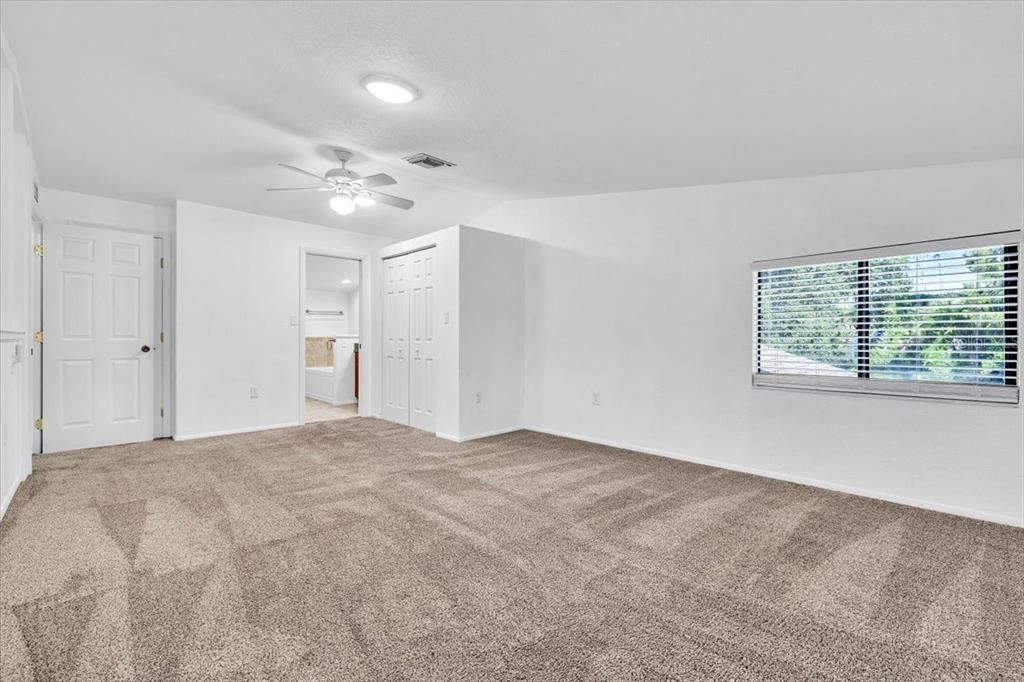For Sale: $250,000 (4 beds, 3 baths, 1644 Square Feet)