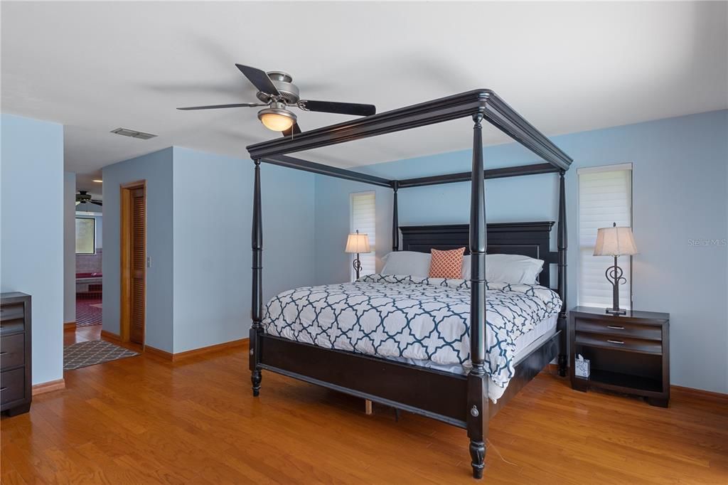 For Sale: $785,000 (4 beds, 4 baths, 2914 Square Feet)