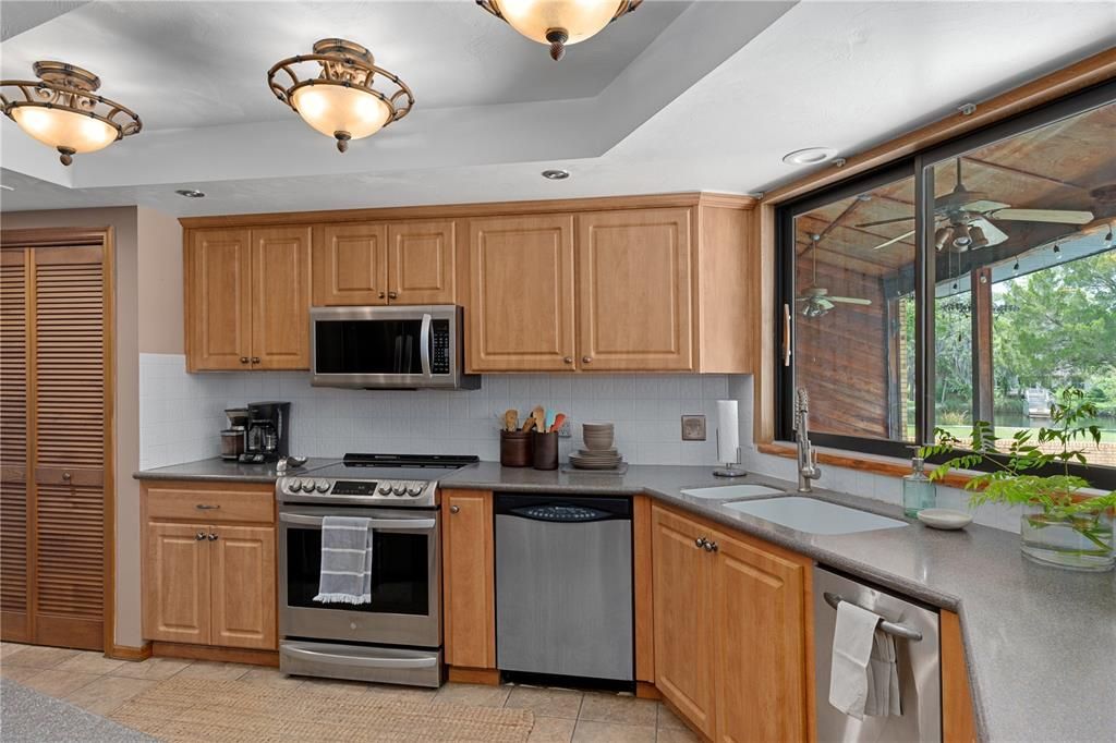 For Sale: $785,000 (4 beds, 4 baths, 2914 Square Feet)