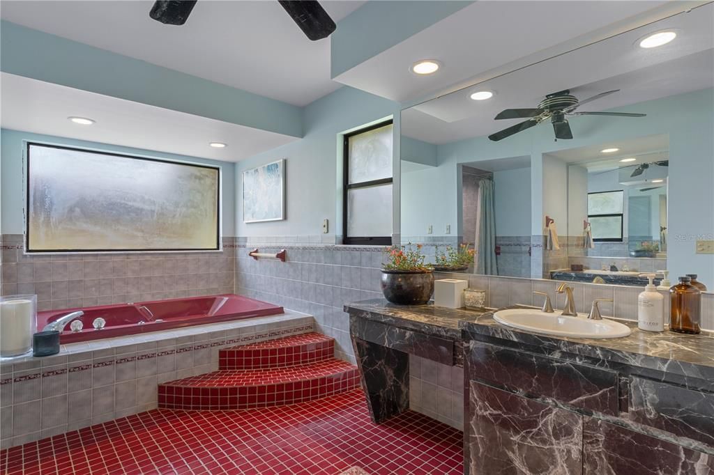 For Sale: $785,000 (4 beds, 4 baths, 2914 Square Feet)