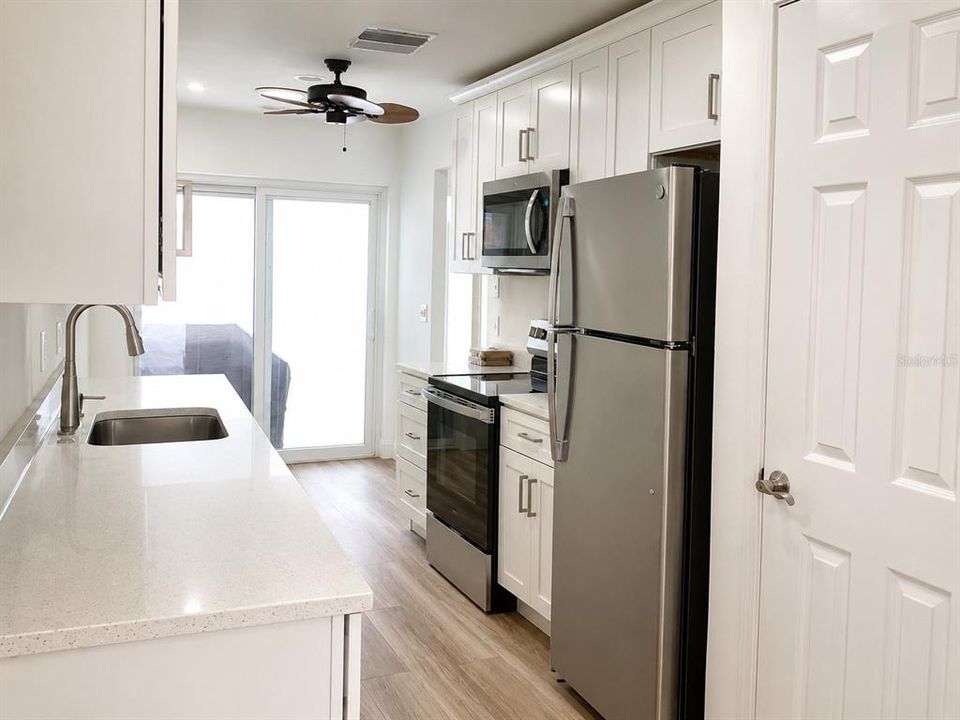 En Venta: $547,900 (2 camas, 2 baños, 1625 Pies cuadrados)